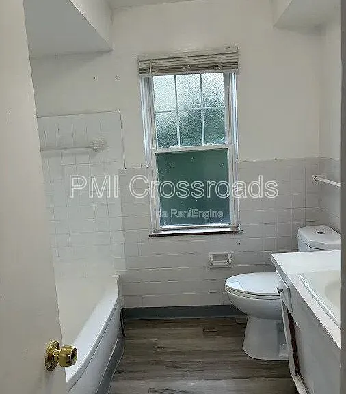 Riviera Manor — Photo 13