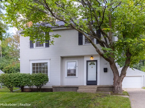1126 Kenesaw Dr SE, East Grand Rapids, MI 49506