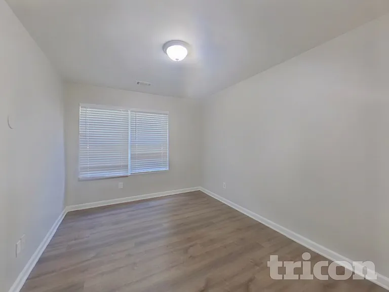 210 Signet Ct — Photo 12