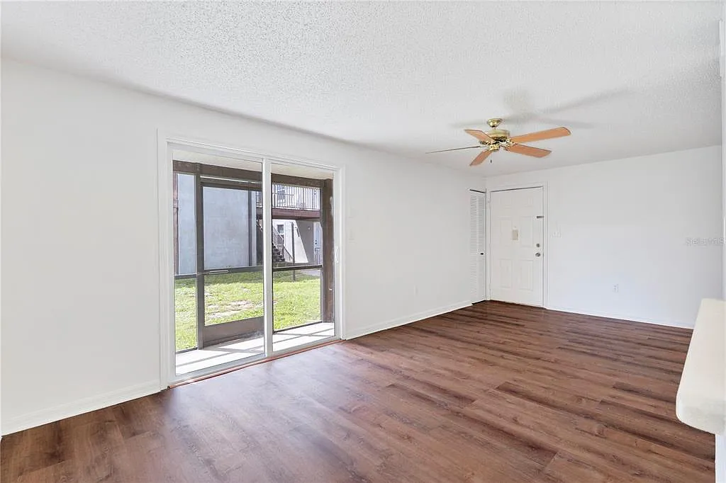 2 bed, 2.0 bath, 960 sqft, $1,500 — Photo 3