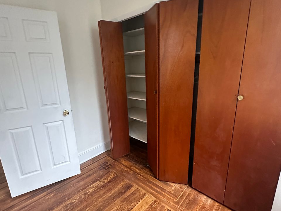 2nd image of 4156 54th St APT 3