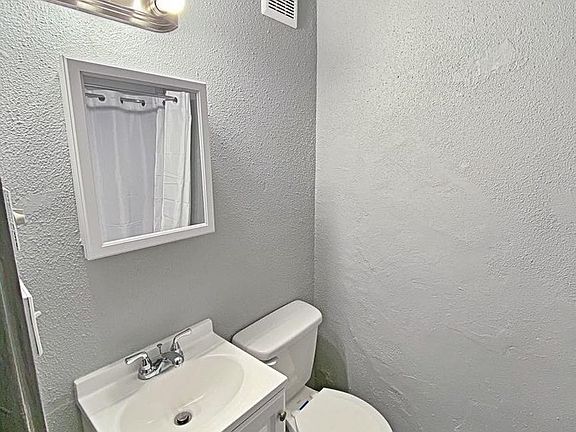 5th image of 2205 Jones St #2205206