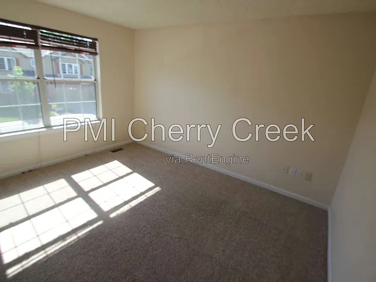 9800 Foxhill Cir — Photo 12