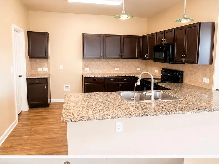 11640 Cambrian Rd — Photo 6