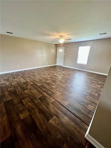 3 bed, 2.0 bath, 1600 sqft, $1,650 — Photo 2