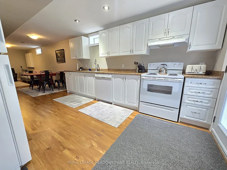 154 Maple St #BASEMENT — Photo 4