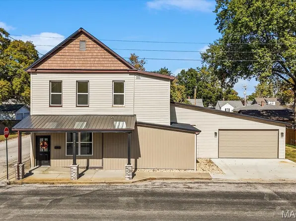 319 W Laurel St, Millstadt, IL 62260