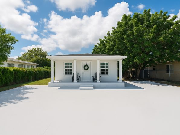 2834 NW 99th St