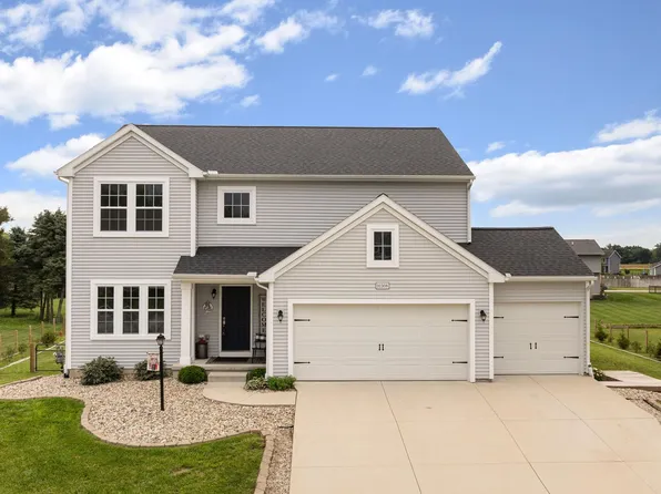 10308 Peotone Dr, Granger, IN 46530
