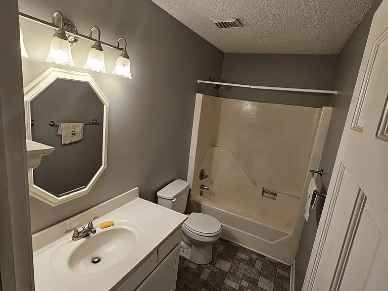 119 S Creek Dr — Photo 18