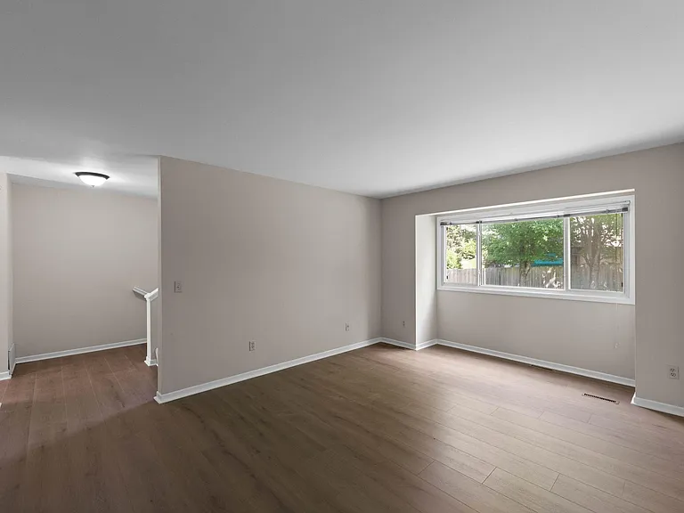304 Pondridge Cir — Photo 10