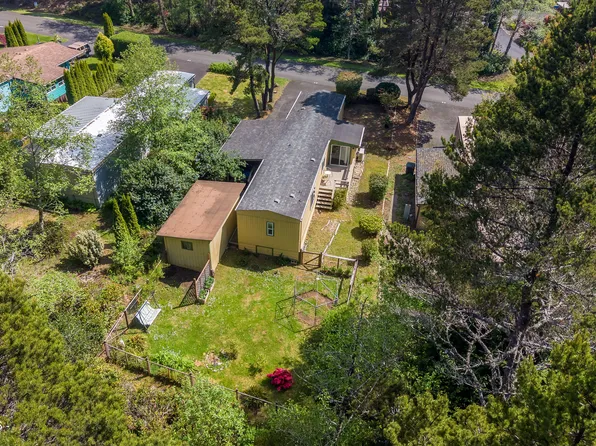 5405 NW Pacific Coast Hwy, Waldport, OR 97394