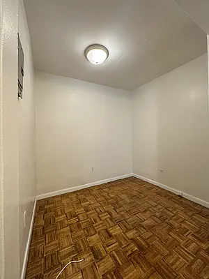 Rented by Peter R. Hungerford, LREB | media 4