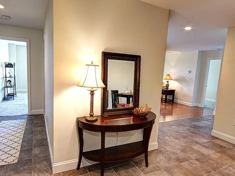 120 Wyllis Ave #118 — Photo 4
