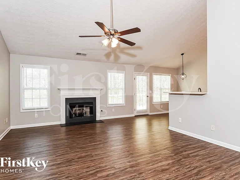 42 Kades Cove Dr — Photo 2