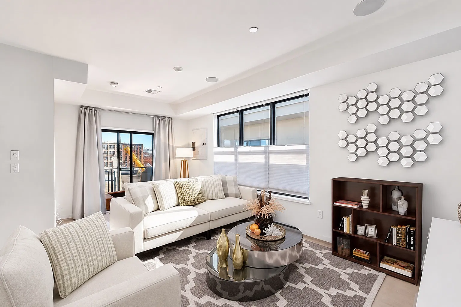 2 bed, 1.5 bath, 920 sqft, $3,800 — Photo 1