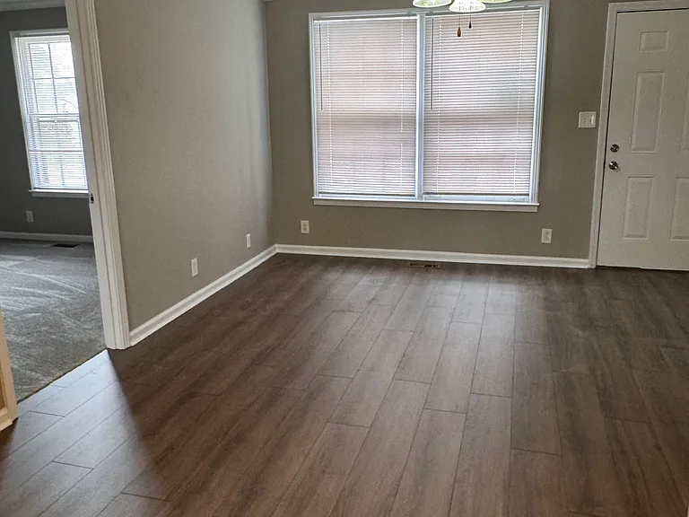 104 Bennett Dr — Photo 3