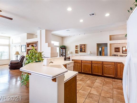 5th image of 2127 Wilbanks Cir