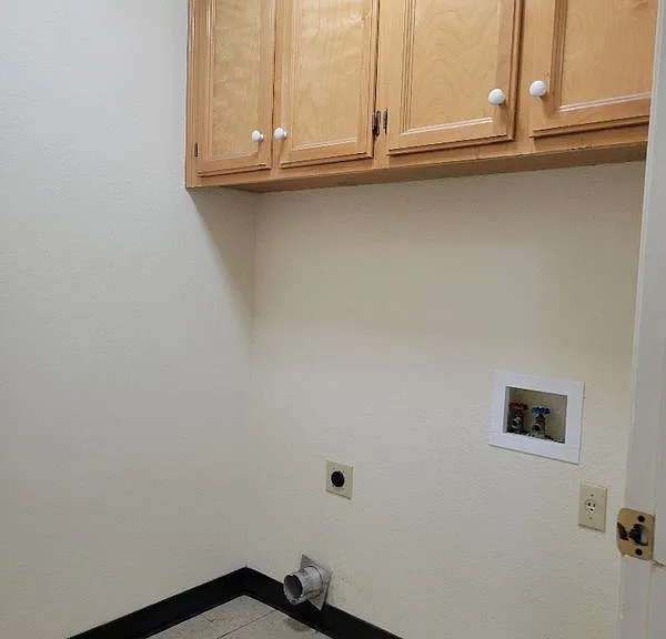 1812 College Greens Dr — Photo 10