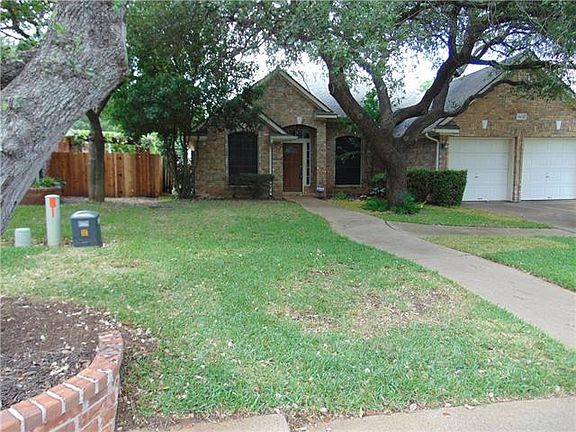 2nd image of 8424 Fern Bluff Ave