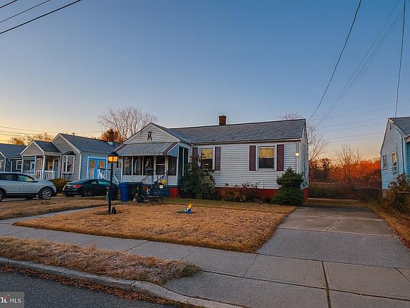 4th image of 83 Lynn Dr