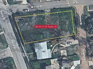 601 W 11th St, Taylor, TX 76574