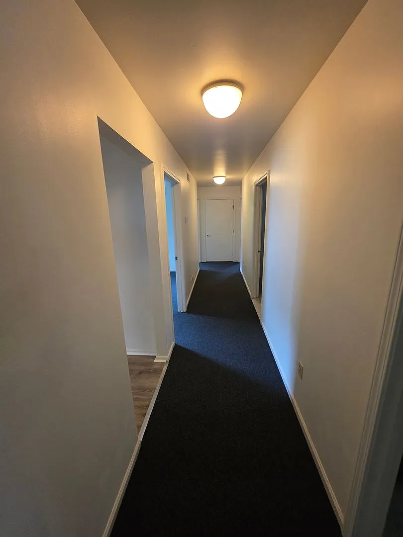Large 3 Bedroom Ranch Style Apartment Available Soon — Photo 1