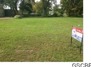 1421 Silver St, Sioux City, IA 51103