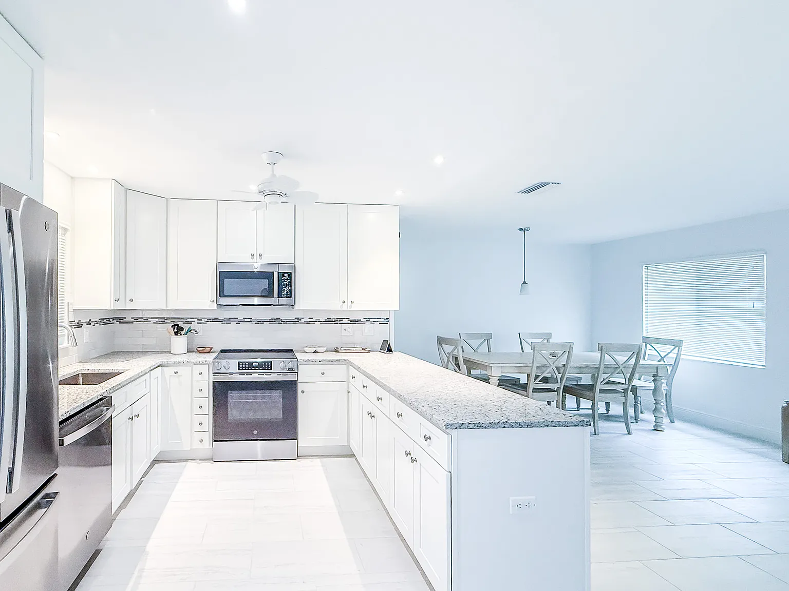 2 bed, 1242 sqft, $4,000 — Photo 4