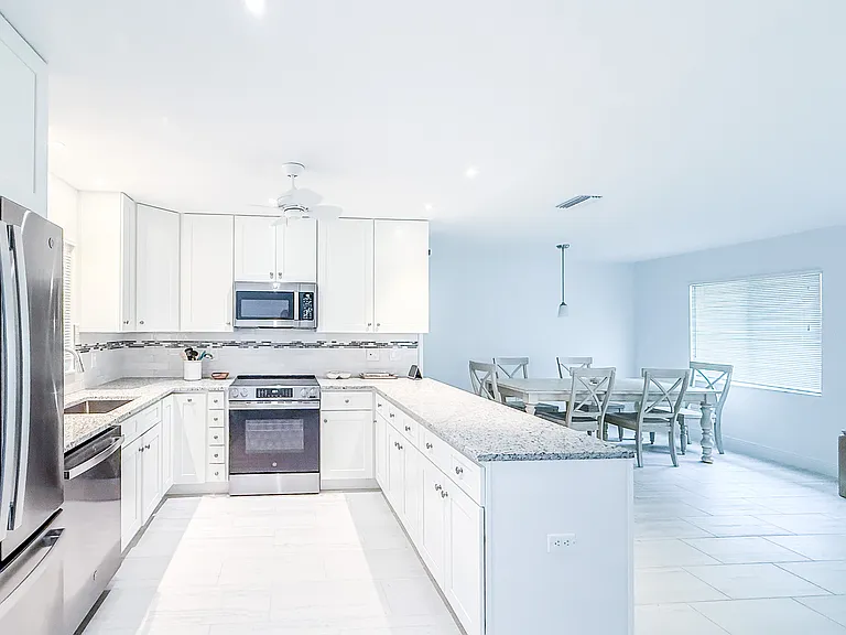 1900 Benjamin Franklin Dr #V12 — Photo 4