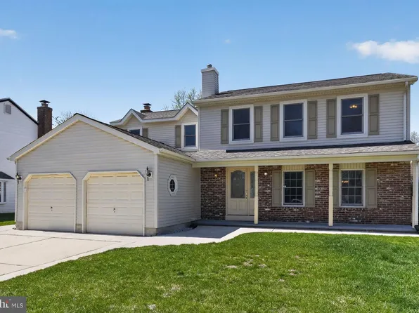 228 Meadow Dr, Mount Laurel, NJ 08054