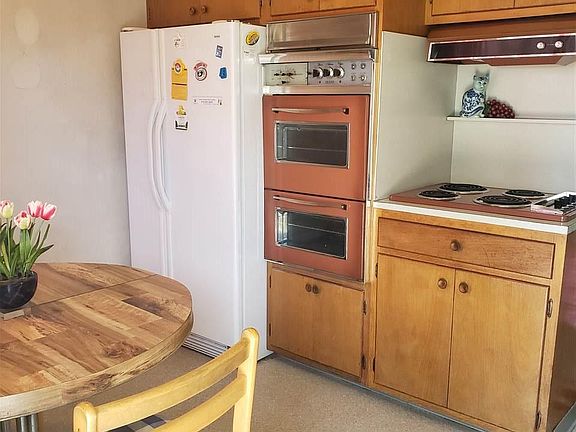4th image of 853 Serra Dr