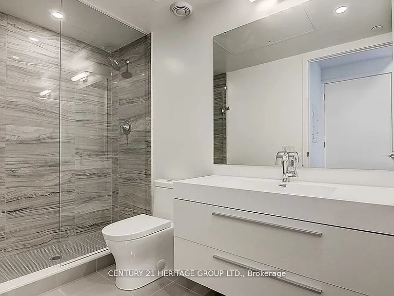 39 Roehampton Ave #2809 — Photo 8