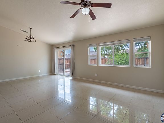 3rd image of 182 W Madrone Cir