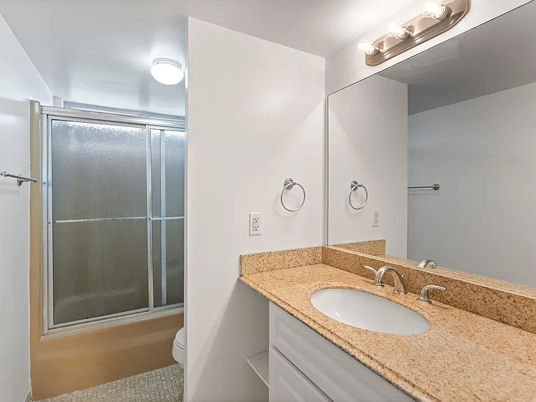 2515 NE 2nd Ct #418 — Photo 22