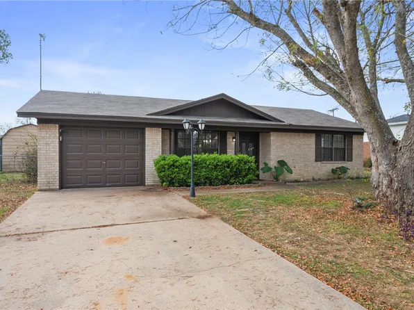 919 N Hull St, Caldwell, TX 77836