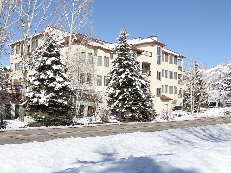 Walk to Ski Area along Parkway