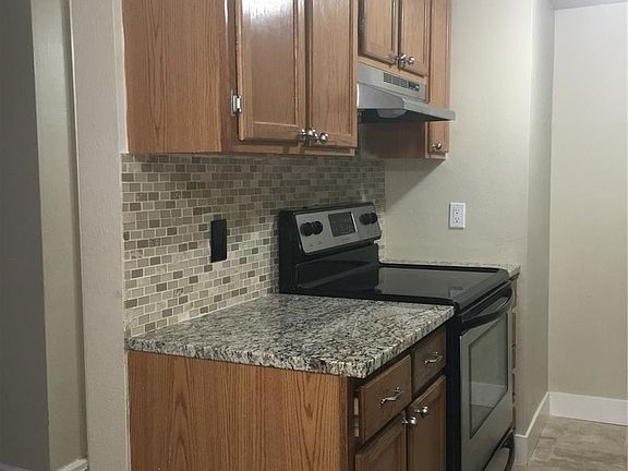 4th image of 1358 S Irving St #49