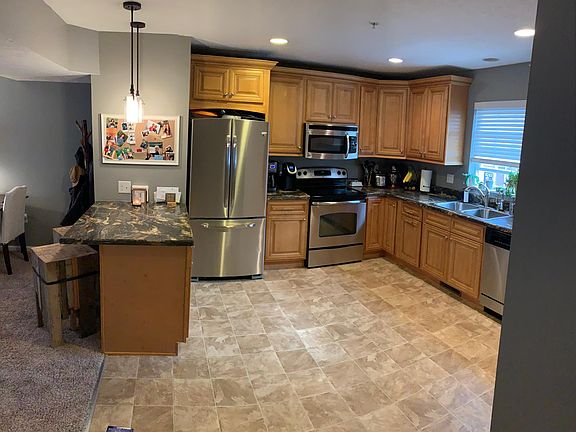 Kitchen with island