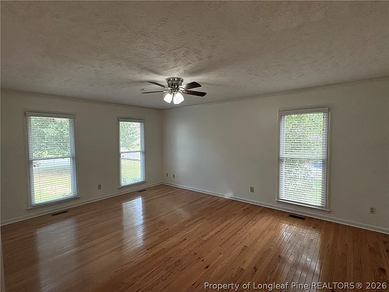 1987 Penrose Dr — Photo 16