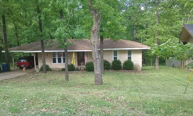 1st image of 3 Hampstead Cir