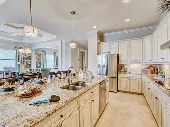 4th image of 23419 Waverly Cir