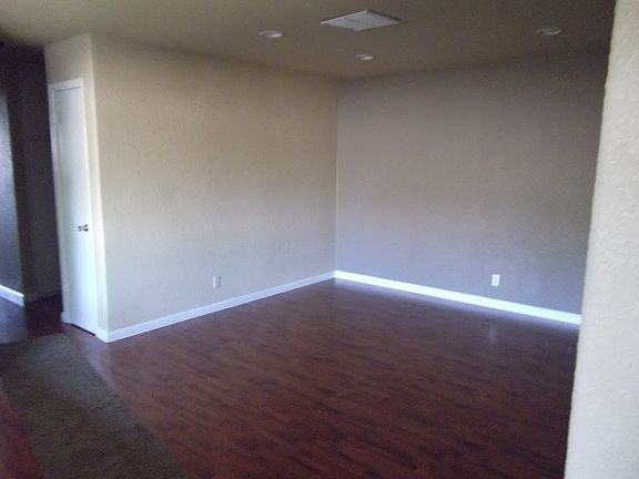 4th image of 5361 Elsinore Way