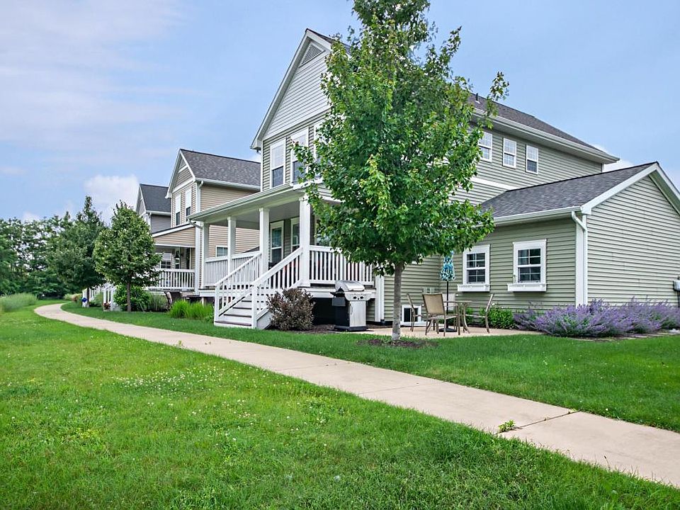 1st image of 650 Beachwood Path