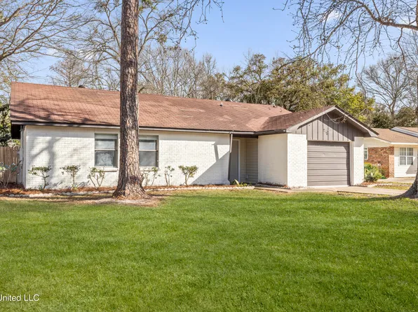 9020 Warbler Ave, Ocean Springs, MS 39564