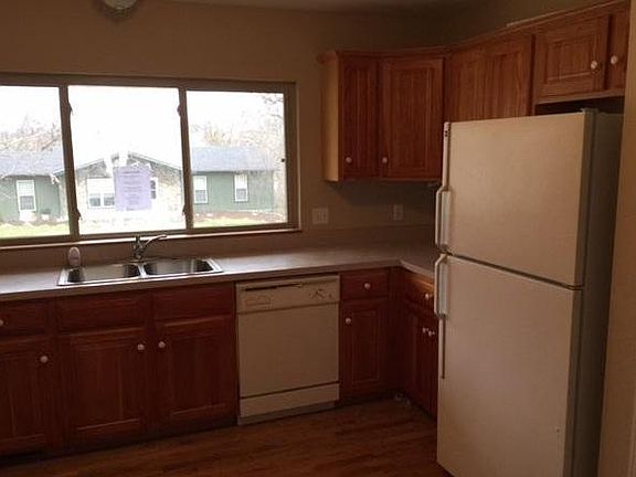 3rd image of 720 Jo Vette Terrace Dr