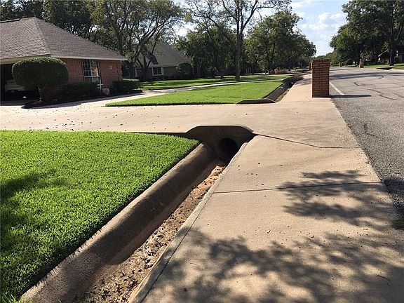 2nd image of 5809 Long Dr