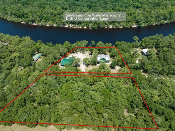 996 SE Riverside West Dr, Branford, FL 32008