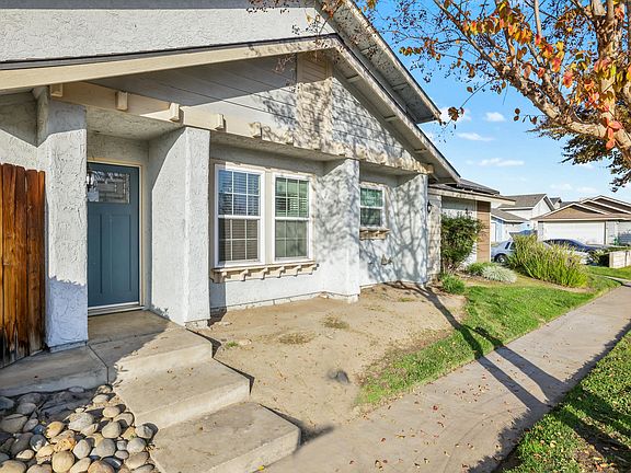 3rd image of 2311 N Sea Ct