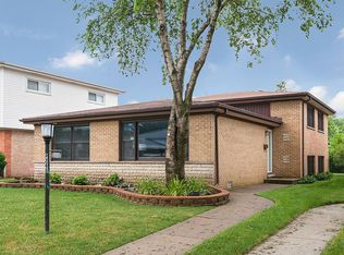 9248 Lavergne Ave, Skokie, IL 60077